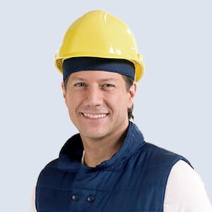 Man wears yellow safety helmet with cooling insert from E.COOLINE