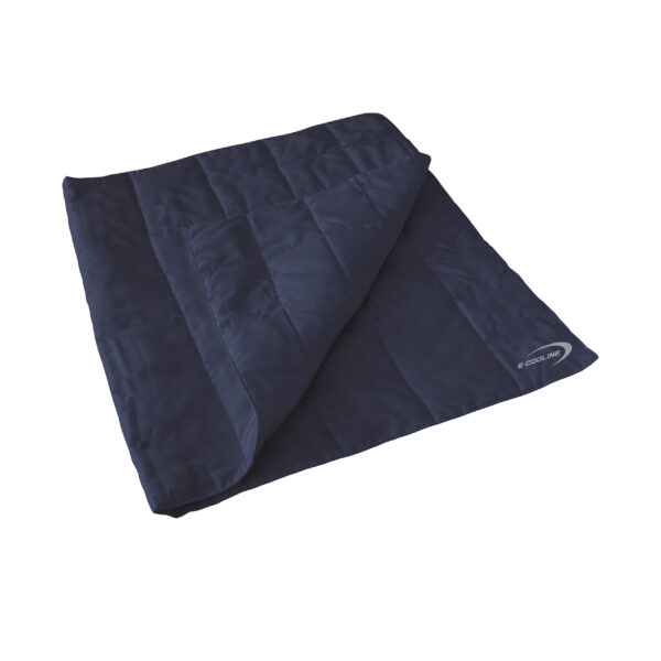 Cooling blanket from E.COOLINE in the color blue